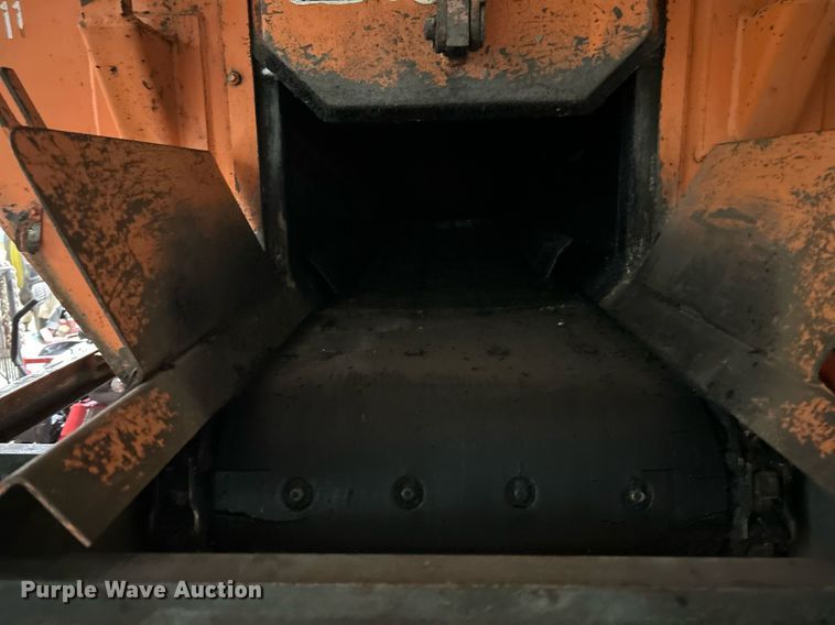 image for item EK4042 UniBelt/PB Loader BC-3SM pothole patcher