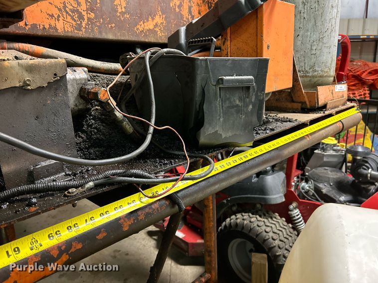 image for item EK4042 UniBelt/PB Loader BC-3SM pothole patcher