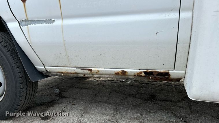 image for item EK4049 2003 Diamond Coach shuttle bus