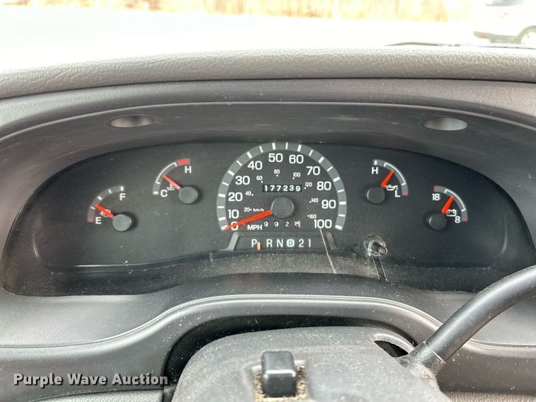 image for item EK4049 2003 Diamond Coach shuttle bus