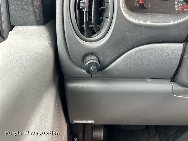 image for item EK4049 2003 Diamond Coach shuttle bus