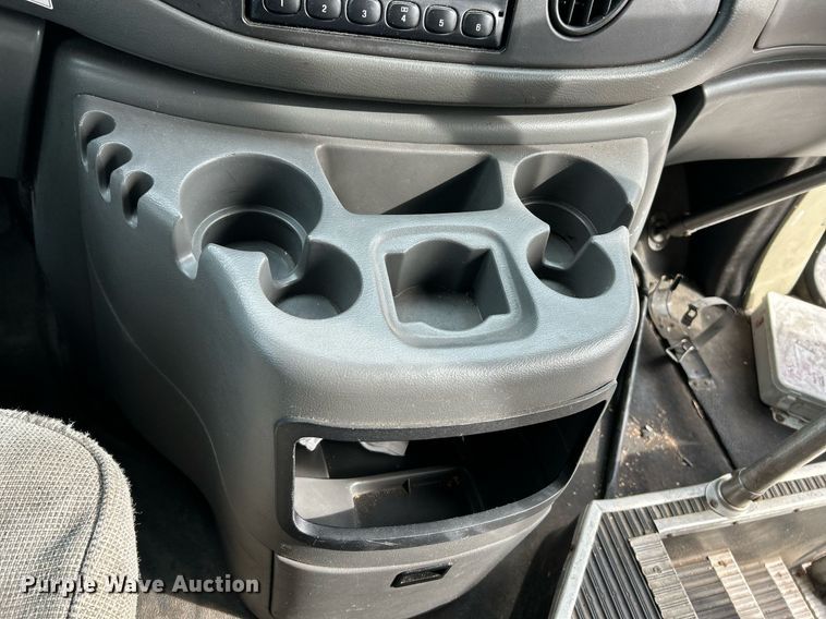 image for item EK4049 2003 Diamond Coach shuttle bus