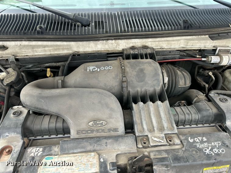 image for item EK4049 2003 Diamond Coach shuttle bus