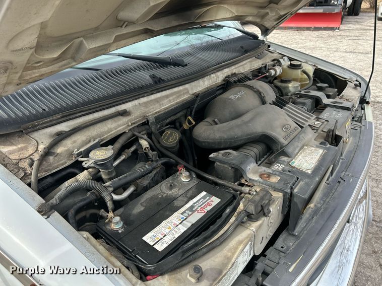 image for item EK4049 2003 Diamond Coach shuttle bus