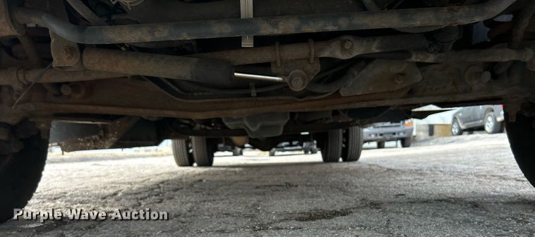 image for item EK4049 2003 Diamond Coach shuttle bus