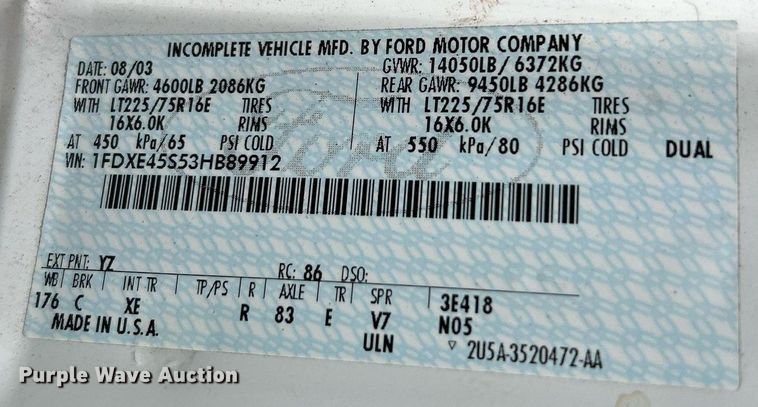 image for item EK4049 2003 Diamond Coach shuttle bus