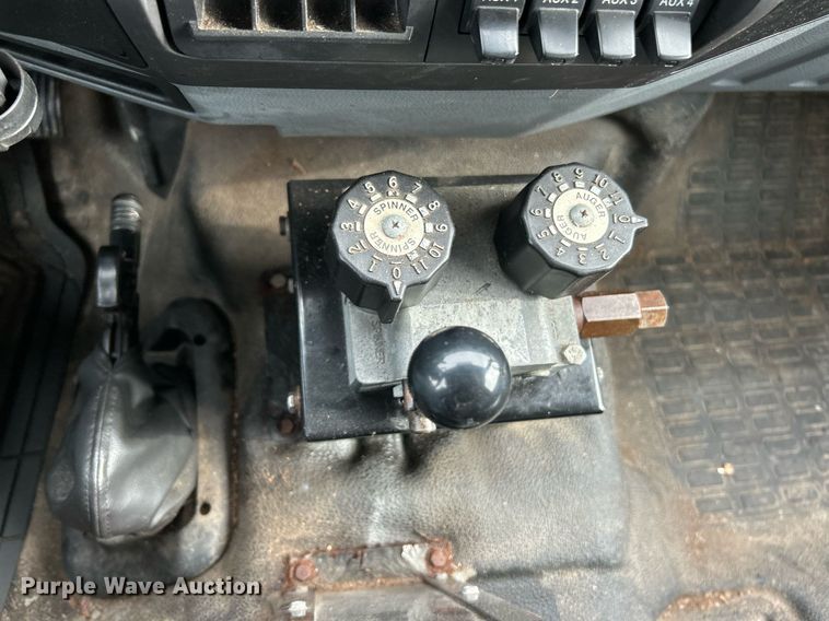 image for item EK4050 2011 Ford F650 Super Duty XL  dump truck