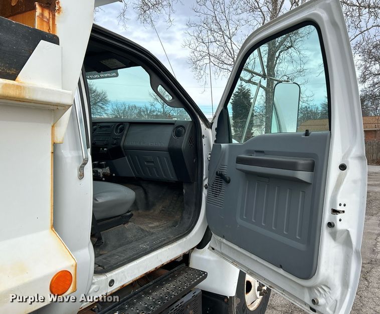 image for item EK4050 2011 Ford F650 Super Duty XL  dump truck