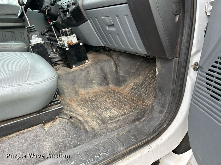 image for item EK4050 2011 Ford F650 Super Duty XL  dump truck