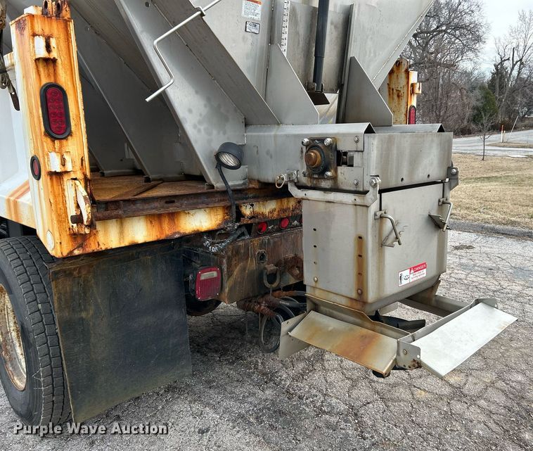 image for item EK4050 2011 Ford F650 Super Duty XL  dump truck