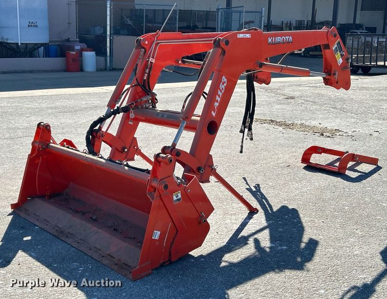 image for item EK4065 Kubota LA1153S loader and bucket