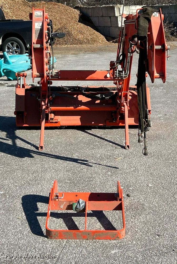 image for item EK4065 Kubota LA1153S loader and bucket