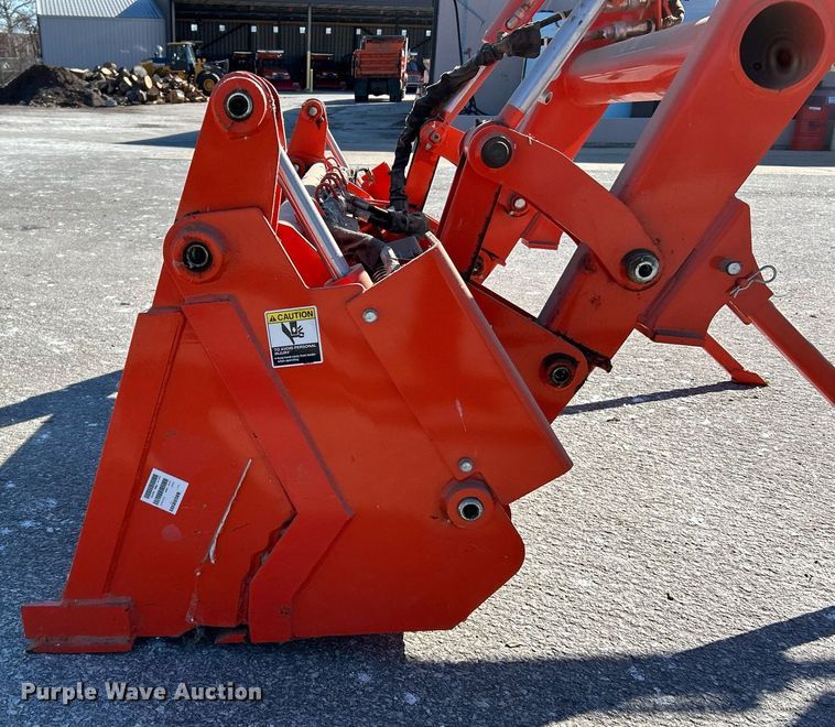 image for item EK4065 Kubota LA1153S loader and bucket