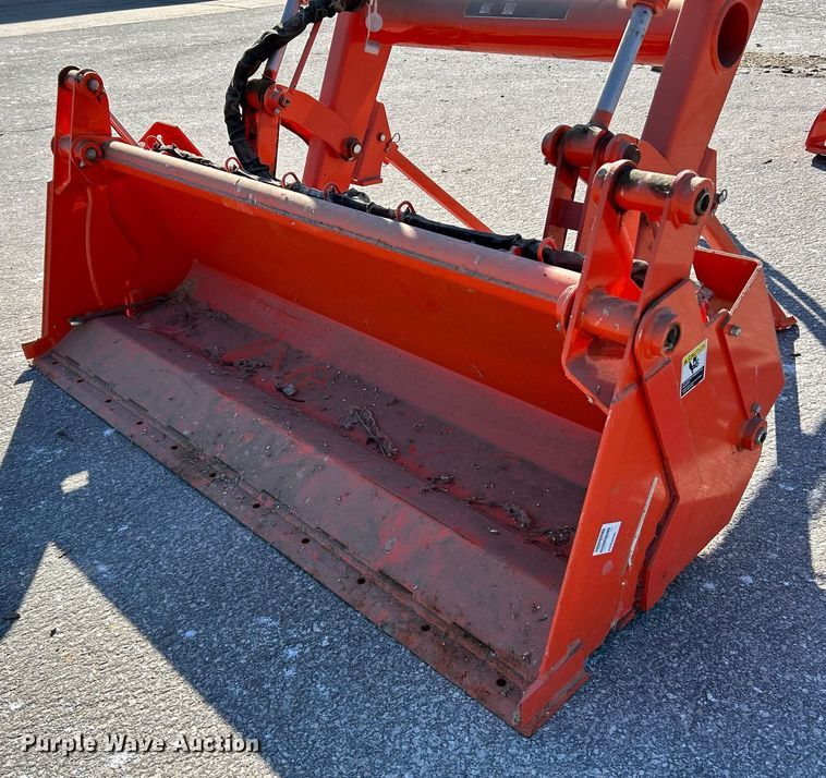 image for item EK4065 Kubota LA1153S loader and bucket