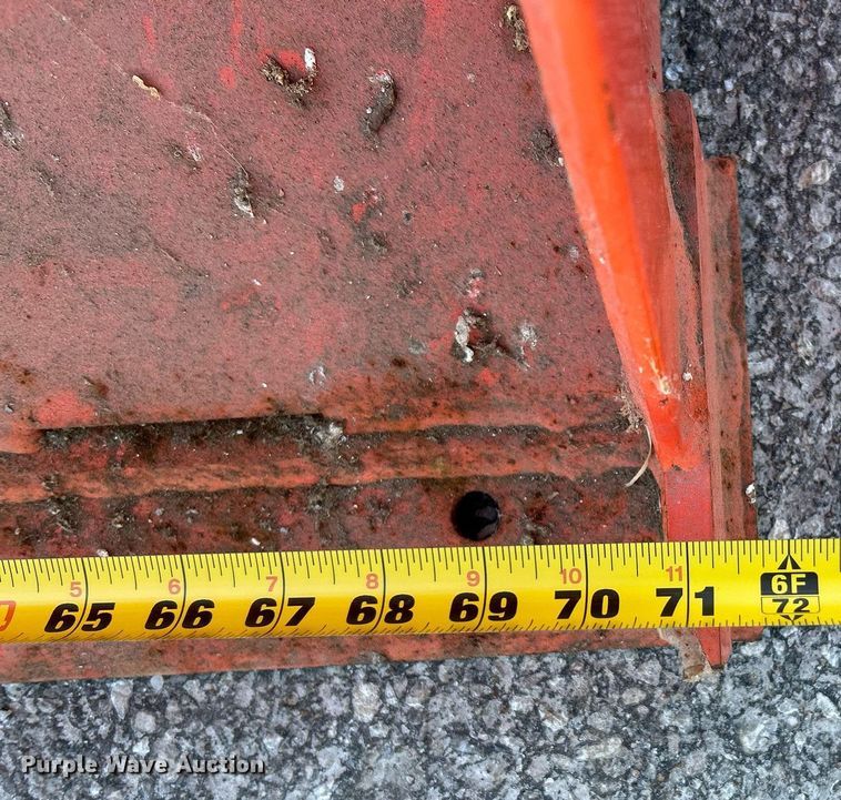 image for item EK4065 Kubota LA1153S loader and bucket