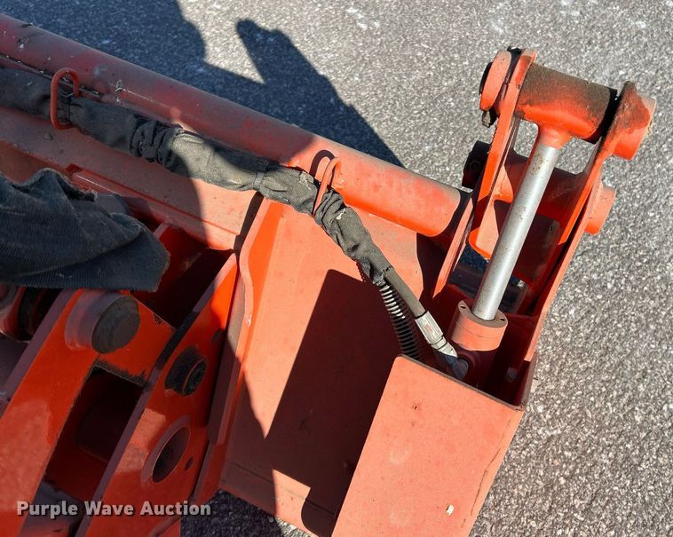 image for item EK4065 Kubota LA1153S loader and bucket