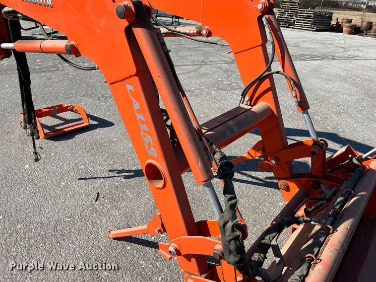 image for item EK4065 Kubota LA1153S loader and bucket