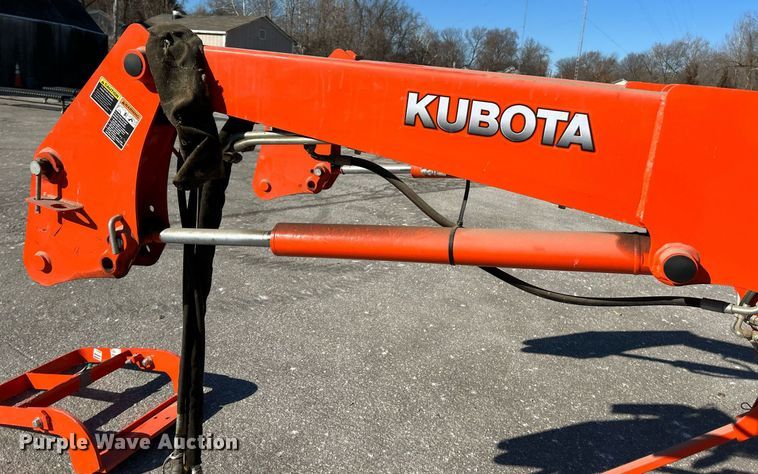 image for item EK4065 Kubota LA1153S loader and bucket