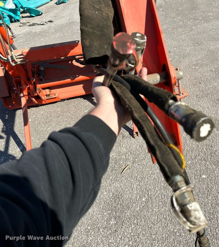 image for item EK4065 Kubota LA1153S loader and bucket