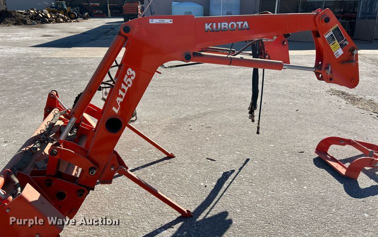 image for item EK4065 Kubota LA1153S loader and bucket