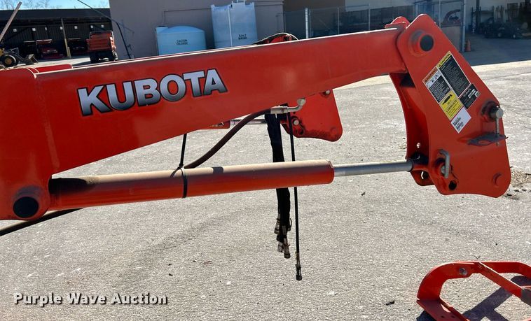 image for item EK4065 Kubota LA1153S loader and bucket