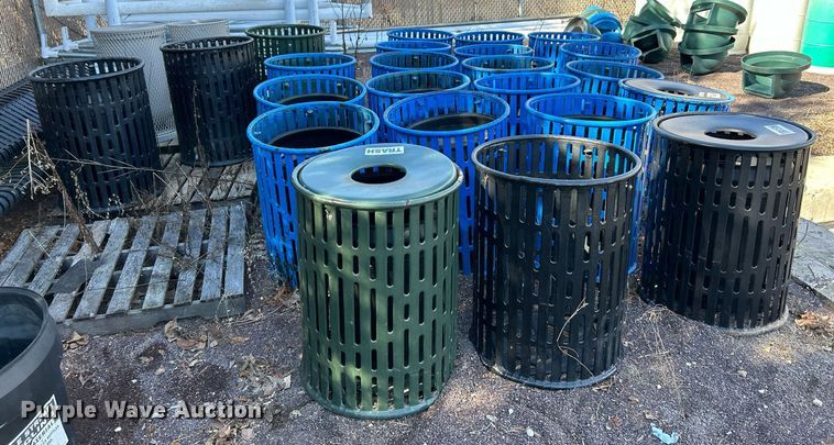 image for item EK4069 (23) refuse cans