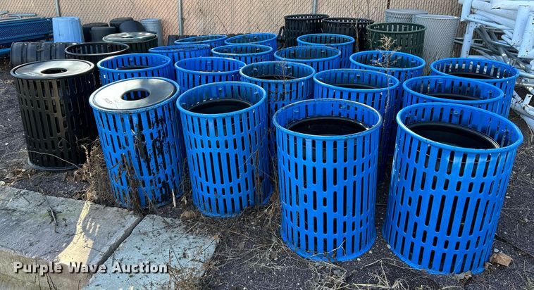 image for item EK4069 (23) refuse cans