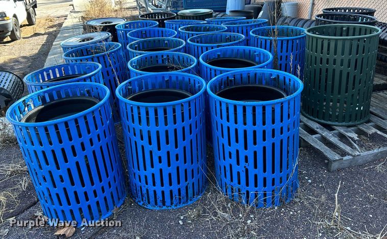 image for item EK4069 (23) refuse cans