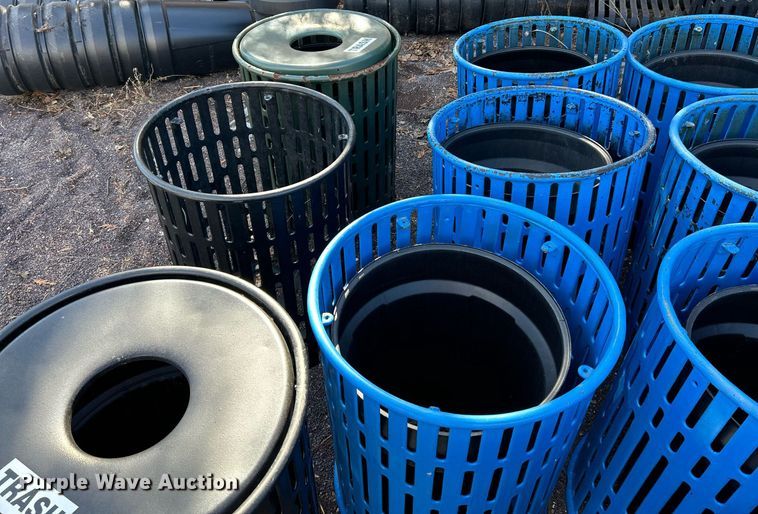 image for item EK4069 (23) refuse cans