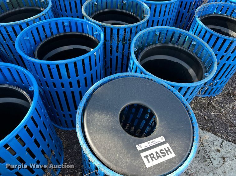 image for item EK4069 (23) refuse cans