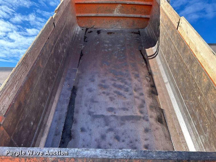 image for item EK4071 2013 Freightliner    Business Class M2  dump truck