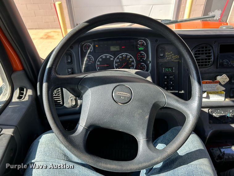 image for item EK4071 2013 Freightliner    Business Class M2  dump truck