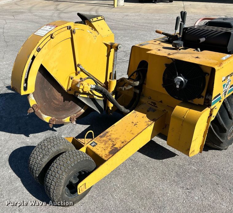 image for item EK4072 1998 Vermeer V-1850RCA root cutter