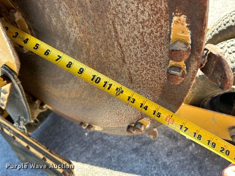 image for item EK4072 1998 Vermeer V-1850RCA root cutter