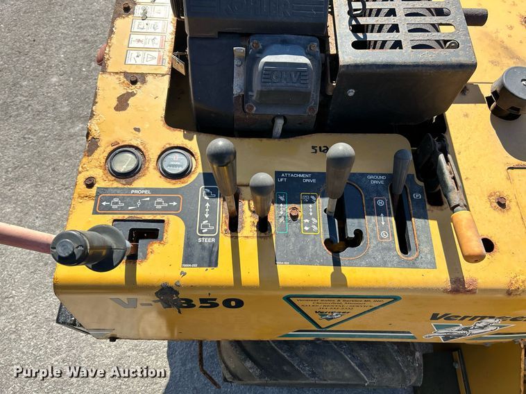 image for item EK4072 1998 Vermeer V-1850RCA root cutter