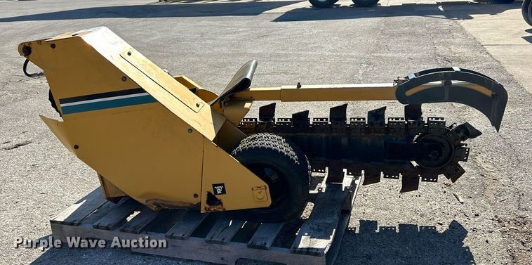 image for item EK4072 1998 Vermeer V-1850RCA root cutter