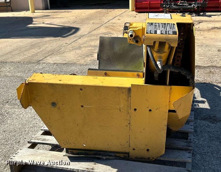 image for item EK4072 1998 Vermeer V-1850RCA root cutter