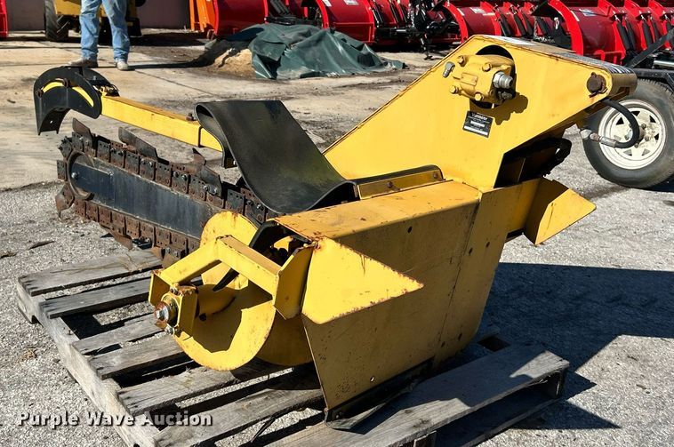 image for item EK4072 1998 Vermeer V-1850RCA root cutter