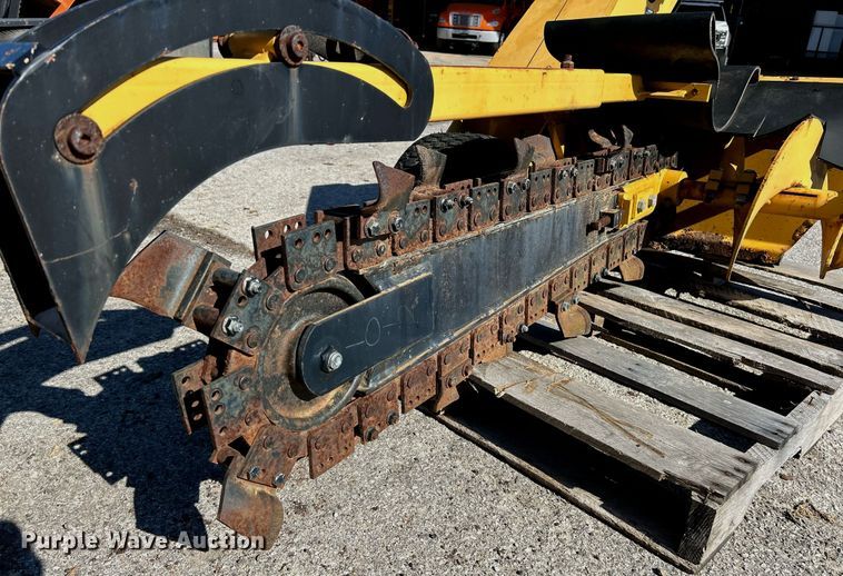 image for item EK4072 1998 Vermeer V-1850RCA root cutter