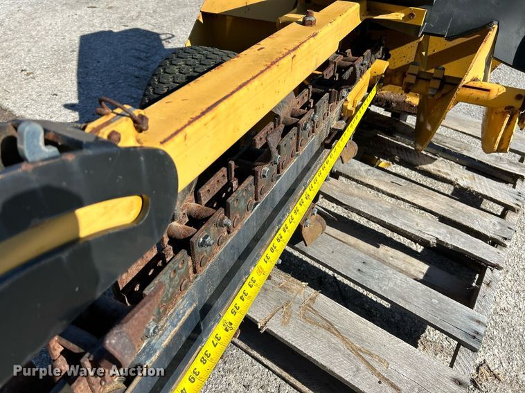 image for item EK4072 1998 Vermeer V-1850RCA root cutter