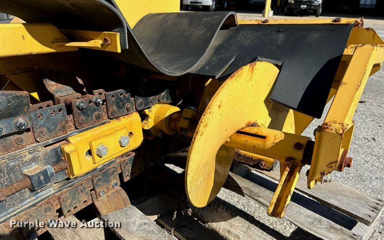 image for item EK4072 1998 Vermeer V-1850RCA root cutter