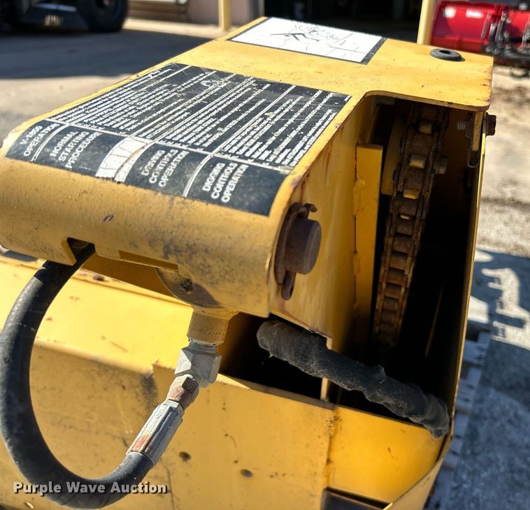 image for item EK4072 1998 Vermeer V-1850RCA root cutter