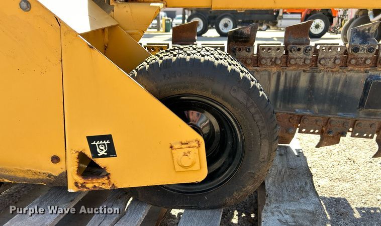 image for item EK4072 1998 Vermeer V-1850RCA root cutter