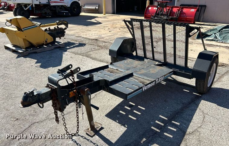 image for item EK4072 1998 Vermeer V-1850RCA root cutter