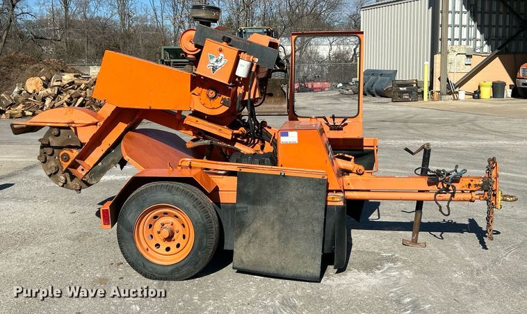 image for item EK4073 1997 Vermeer SC672A stump grinder