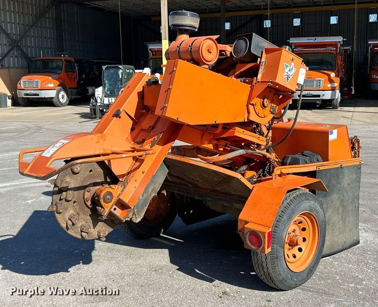 image for item EK4073 1997 Vermeer SC672A stump grinder