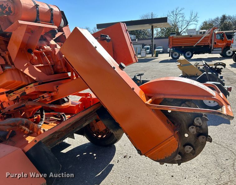 image for item EK4073 1997 Vermeer SC672A stump grinder