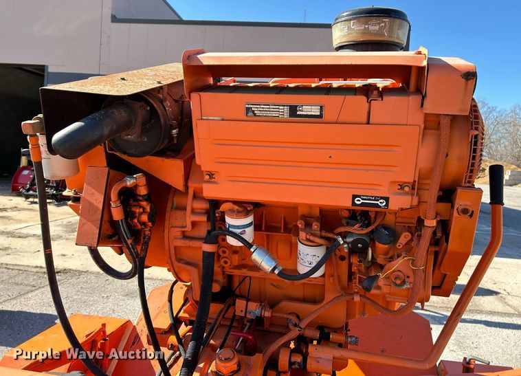 image for item EK4073 1997 Vermeer SC672A stump grinder