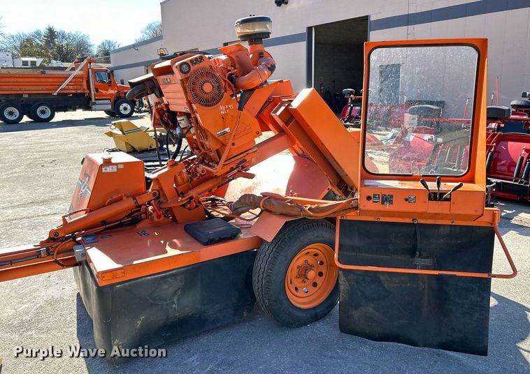 image for item EK4073 1997 Vermeer SC672A stump grinder