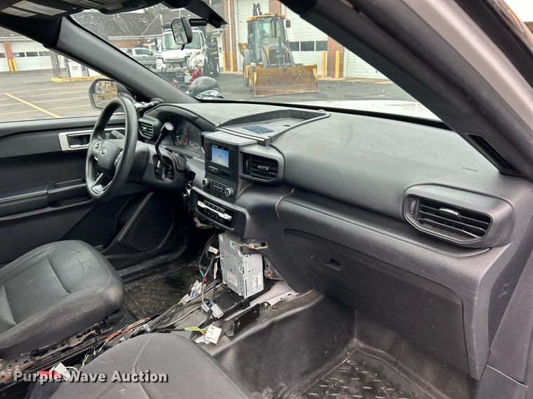 image for item EK4082 2020 Ford Explorer Police Interceptor  SUV